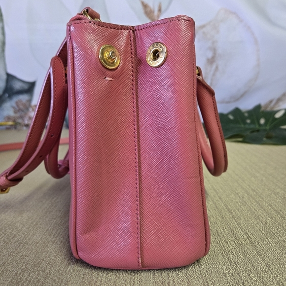 PRADA | Authentic Saffiano Lux Leather Galleria Double Zip in Pink sz S (10") - Picture 4 of 16